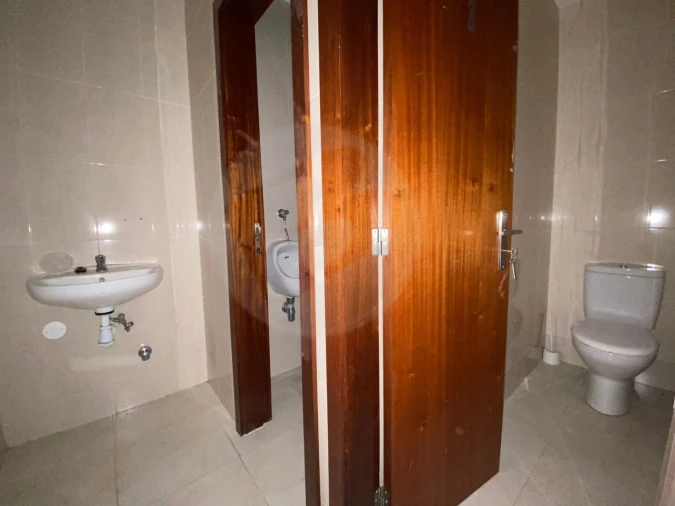 Loja para Arrendamento em Vila Chã Foto 23