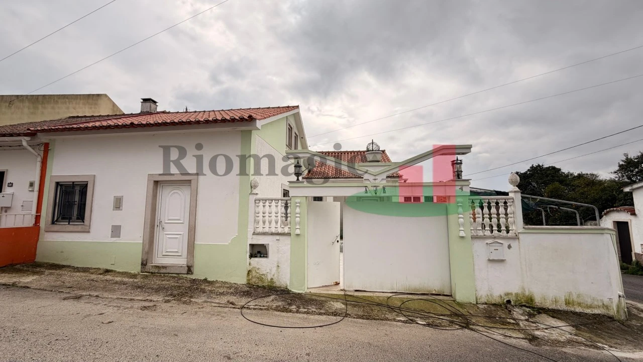 Moradia T5 para Venda em Rio Maior Foto 1