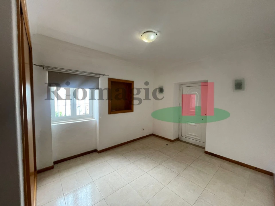 Moradia T4 para Venda em Rio Maior Foto 4