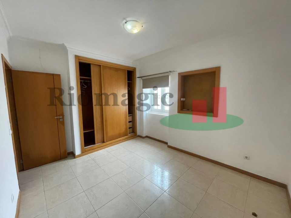 Moradia T4 para Venda em Rio Maior Foto 5