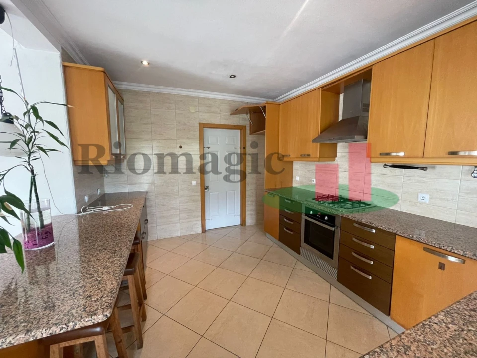 Moradia T4 para Venda em Rio Maior Foto 1