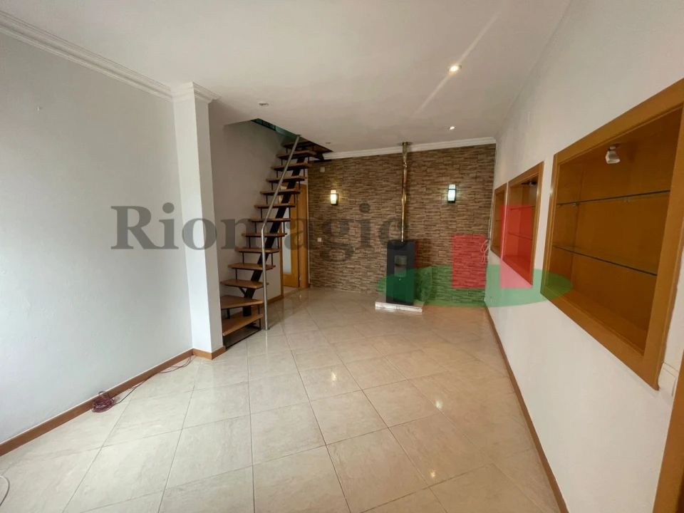 Moradia T4 para Venda em Rio Maior Foto 2