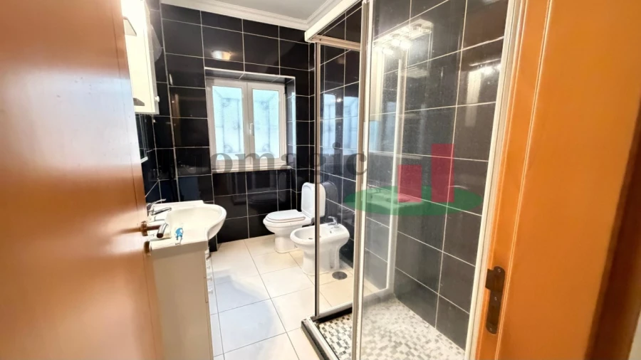 Moradia T5 para Venda em Rio Maior Foto 16