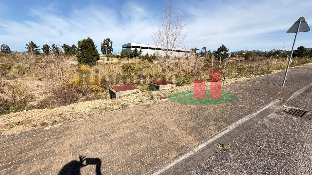 Terreno Comércio / Armazém para Venda em Rio Maior Foto 3