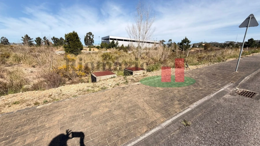 Terreno Comércio / Armazém para Venda em Rio Maior Foto 3