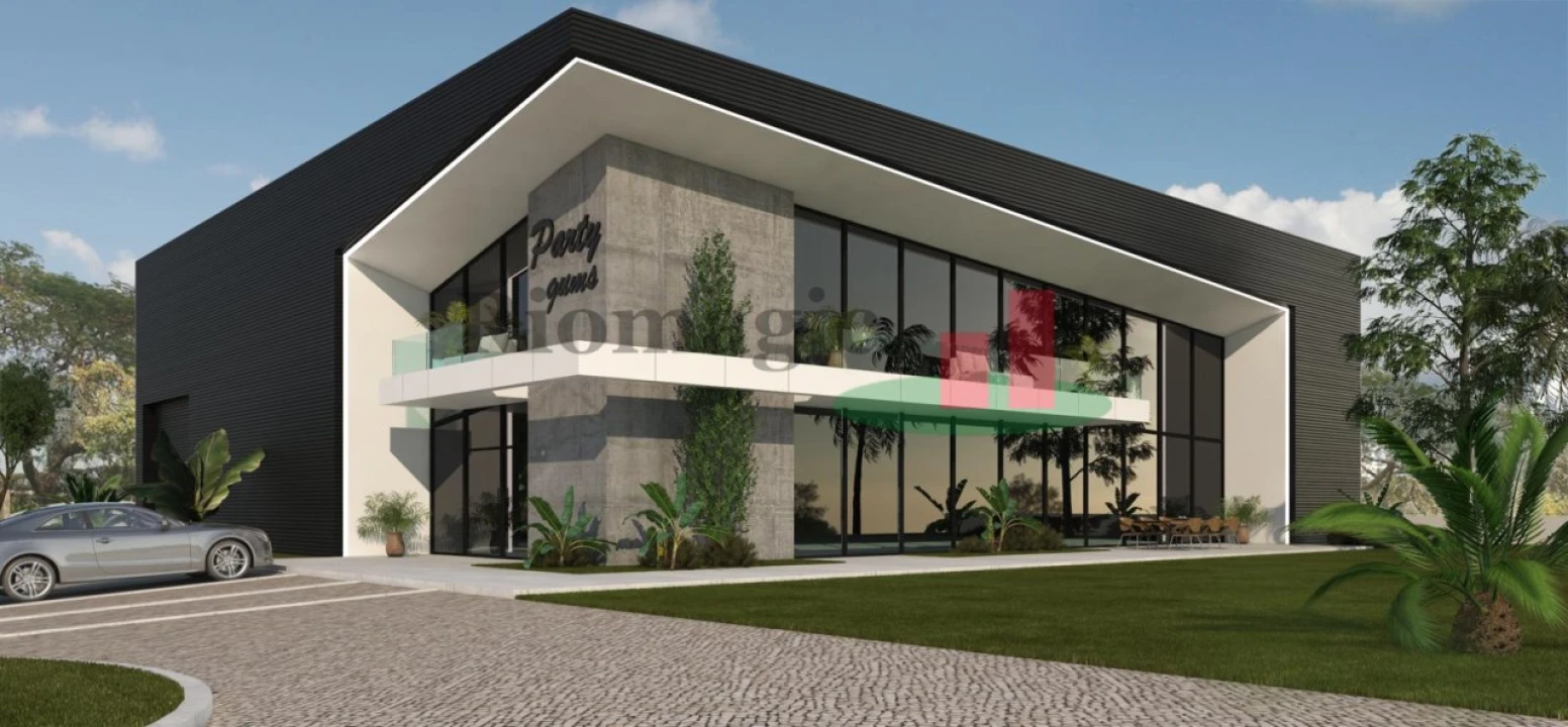 Terreno Comércio / Armazém para Venda em Rio Maior Foto 1