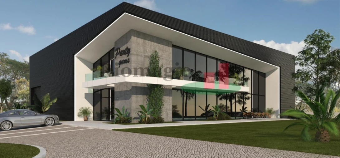 Terreno Comércio / Armazém para Venda em Rio Maior Foto 1