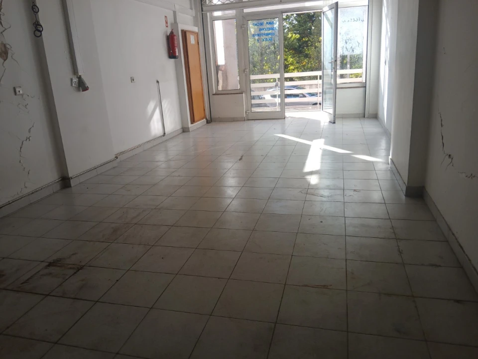 Loja para Venda em Queluz e Belas Foto 2