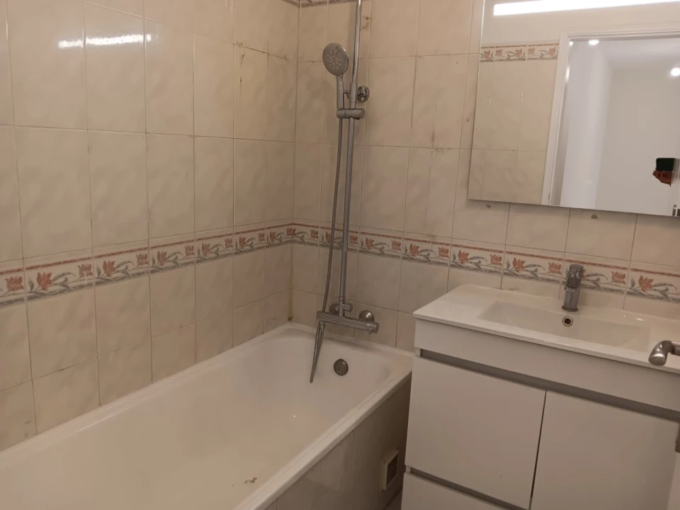 Apartamento T2 para Venda em Algueirão-Mem Martins Foto 4