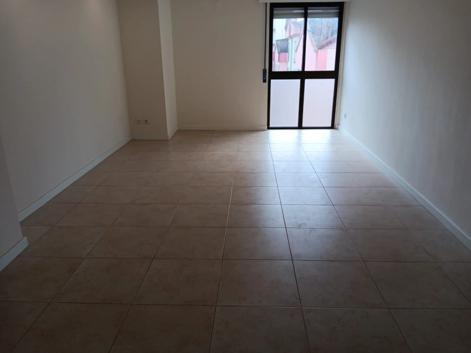 Apartamento T2 para Venda em Algueirão-Mem Martins Foto 15