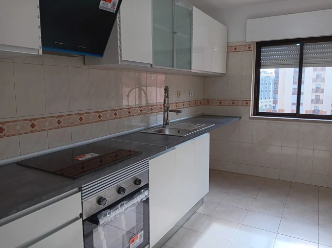 Apartamento T2 para Venda em Algueirão-Mem Martins Foto 5