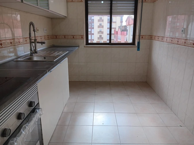 Apartamento T2 para Venda em Algueirão-Mem Martins Foto 17