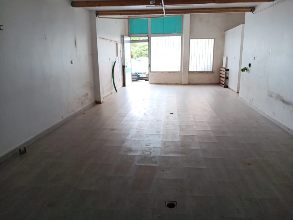 Loja para Venda em Loures Foto 1