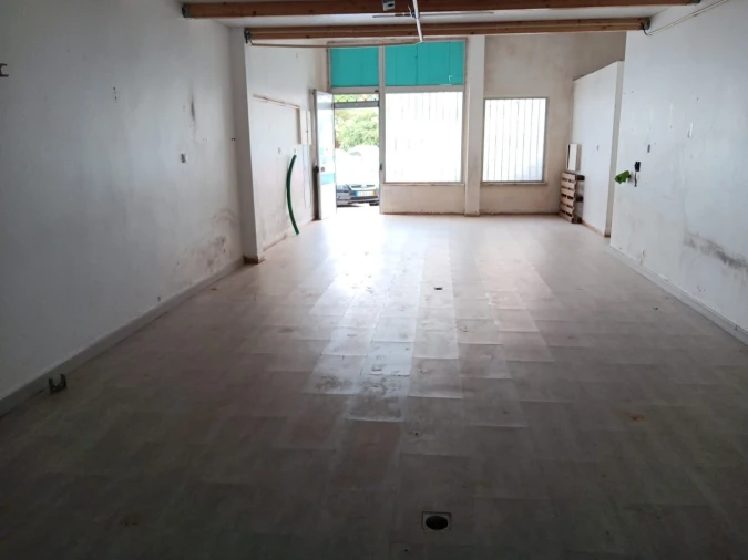 Loja para Venda em Loures Foto 1