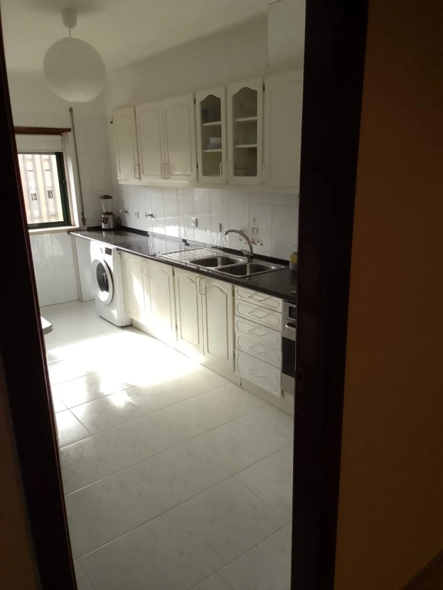 Apartamento T2 para Arrendamento em Algueirão-Mem Martins Foto 10