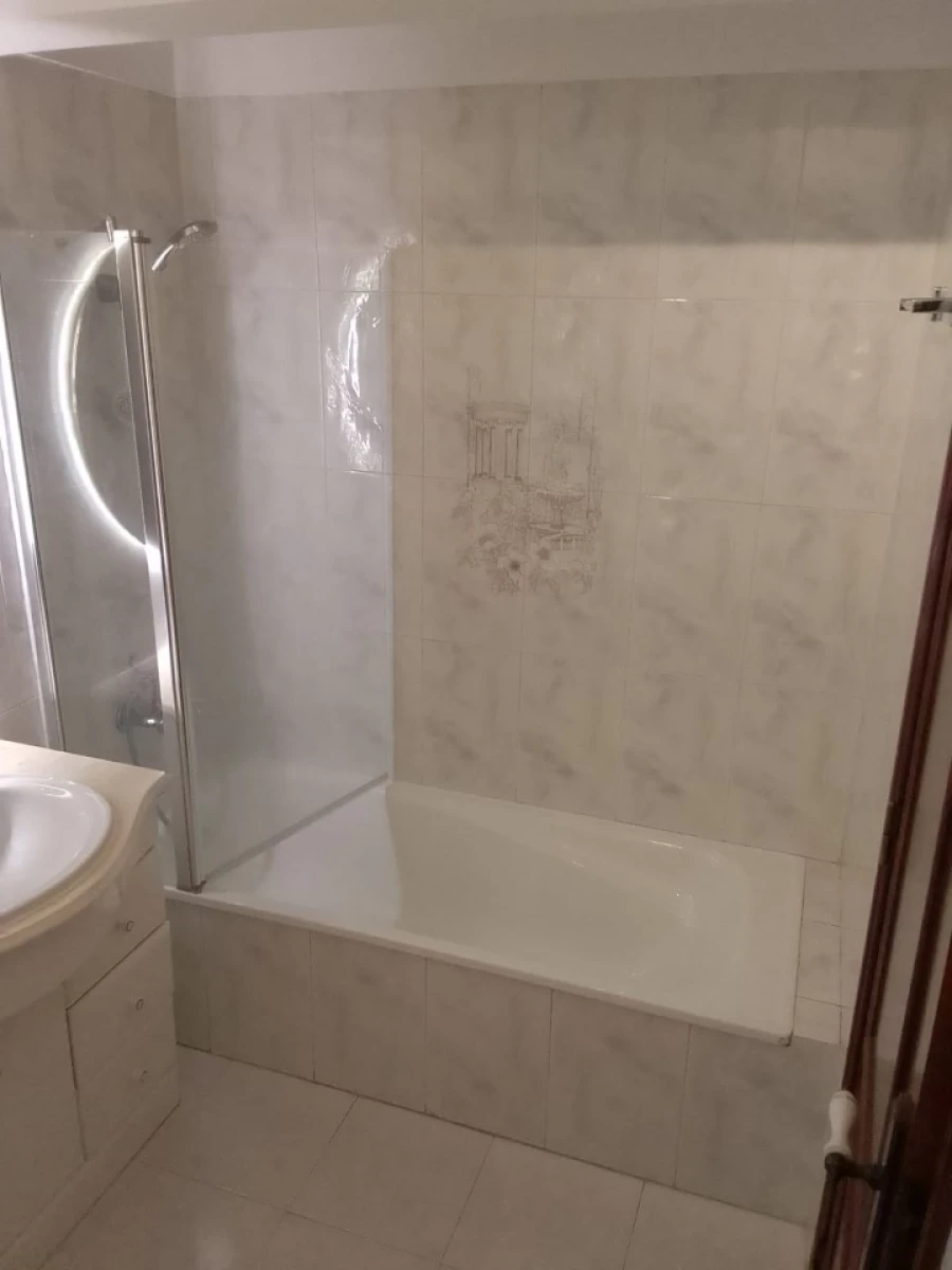 Apartamento T2 para Arrendamento em Algueirão-Mem Martins Foto 16