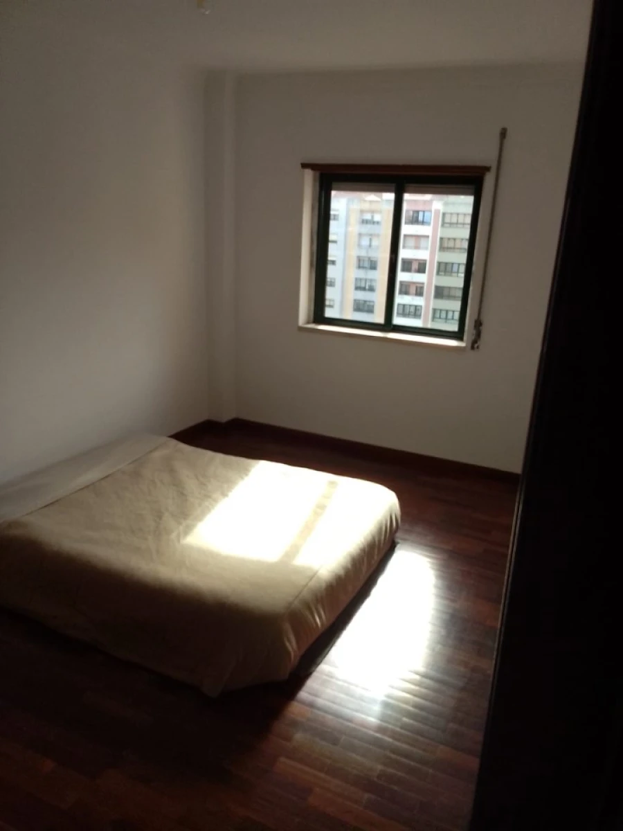 Apartamento T2 para Arrendamento em Algueirão-Mem Martins Foto 24