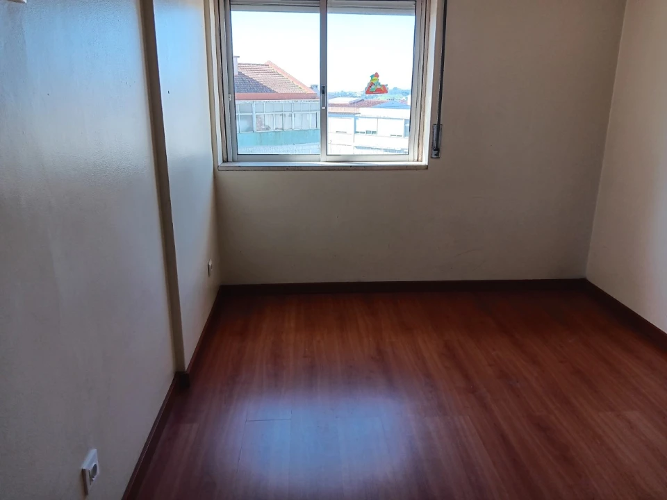Apartamento T2 para Venda em Queluz e Belas Foto 2