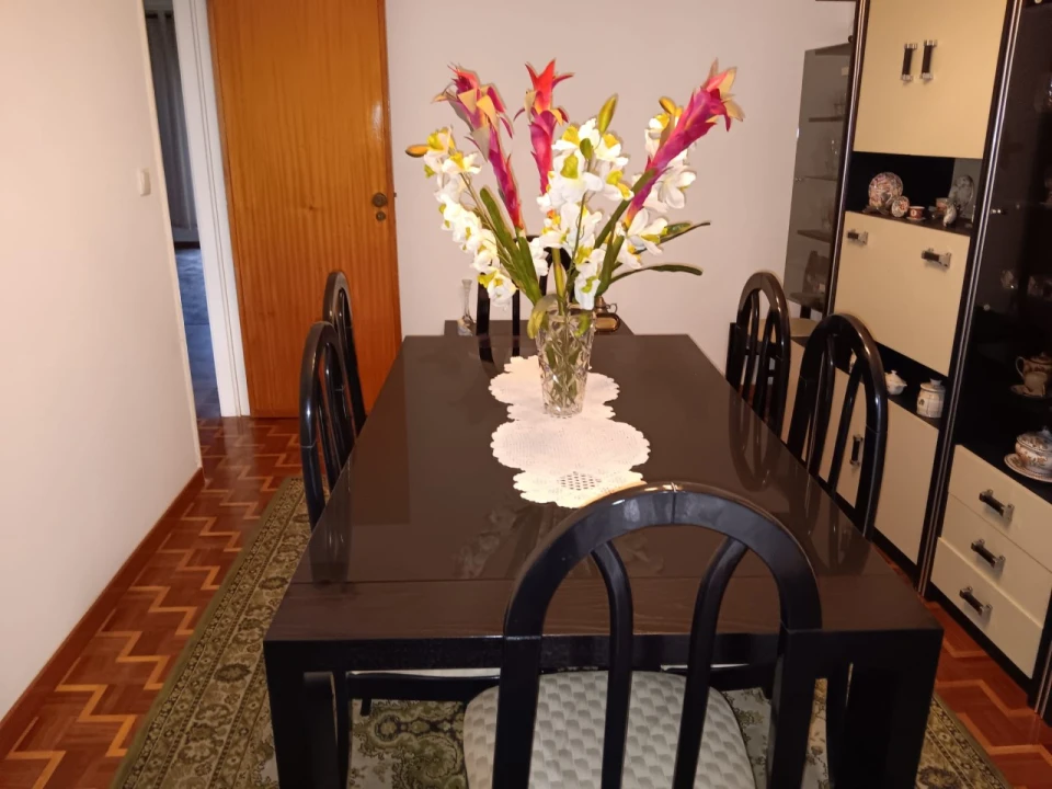 Apartamento T2 para Venda em Agualva e Mira-Sintra Foto 8