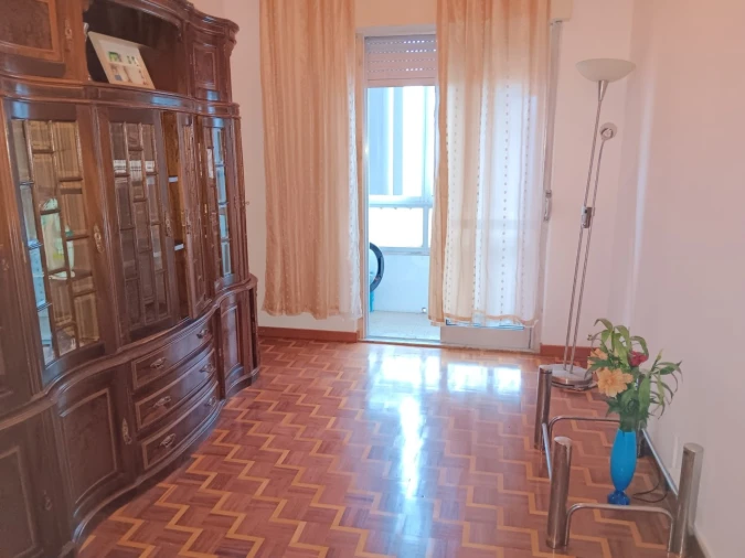 Apartamento T2 para Venda em Agualva e Mira-Sintra Foto 7