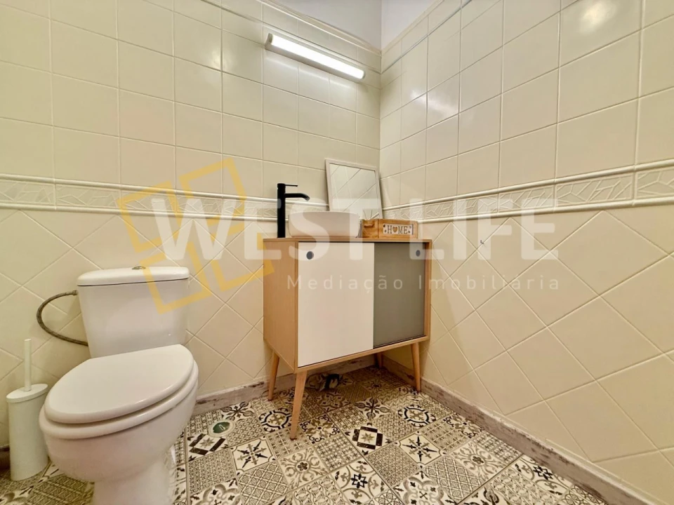 Moradia T6 para Venda em Encarnação Foto 20