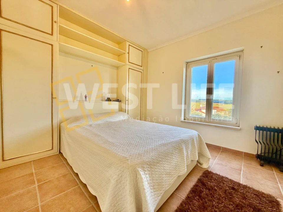 Moradia T6 para Venda em Encarnação Foto 14