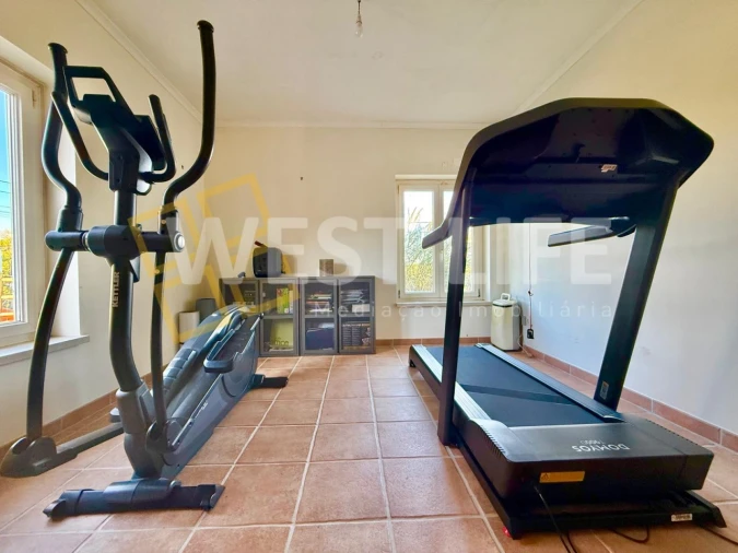 Moradia T6 para Venda em Encarnação Foto 16