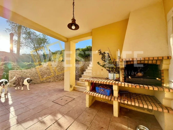 Moradia T6 para Venda em Encarnação Foto 30