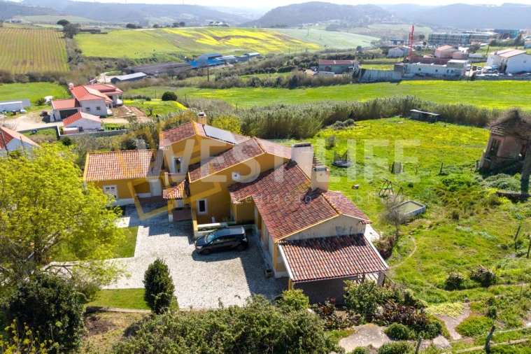 Moradia T6 para Venda em Encarnação