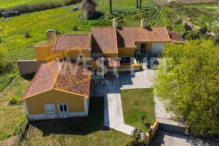 Moradia T6 para Venda em Encarnação Foto 3