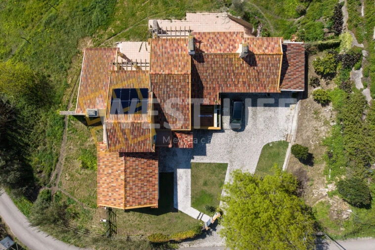 Moradia T6 para Venda em Encarnação Foto 39