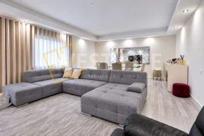 Apartamento T3 para Venda em Malveira e São Miguel de Alcainça