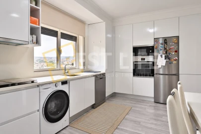 Apartamento T3 para Venda em Malveira e São Miguel de Alcainça