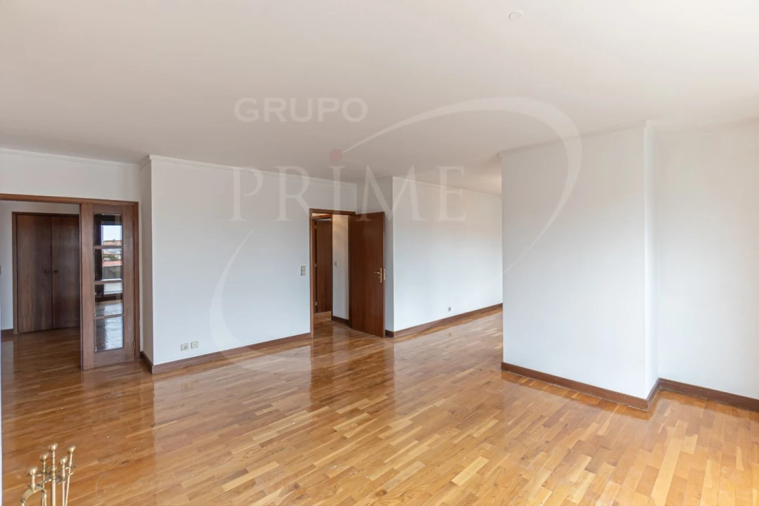 Apartamento T4 para Venda em Bonfim Foto 12