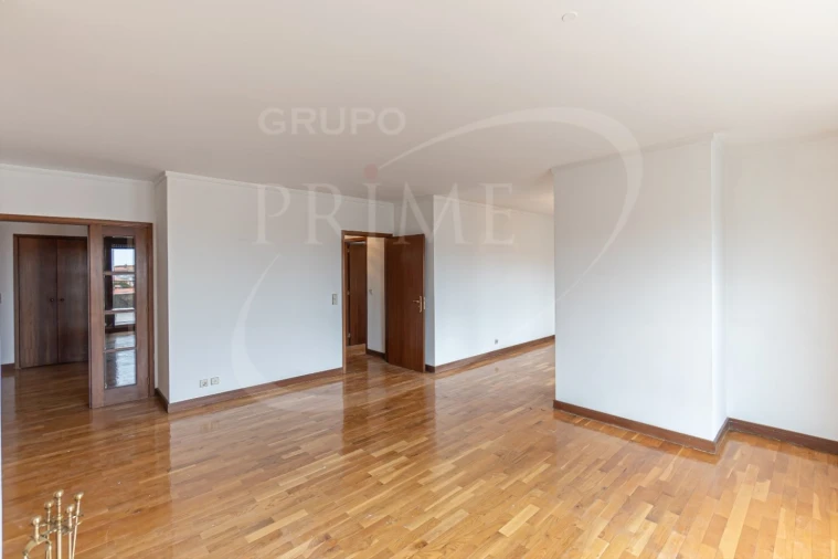 Apartamento T4 para Venda em Bonfim Foto 12