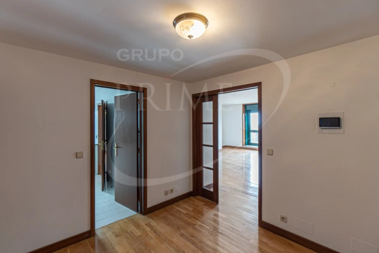 Apartamento T4 para Venda em Bonfim Foto 29