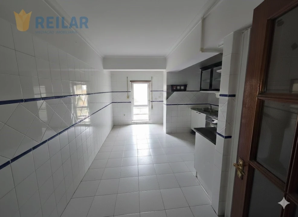 Apartamento T3 para Venda em Carregado e Cadafais Foto 2