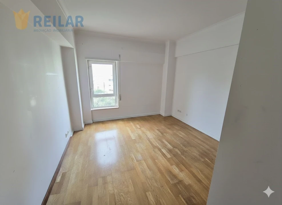 Apartamento T3 para Venda em Carregado e Cadafais Foto 8