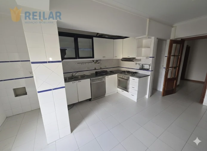 Apartamento T3 para Venda em Carregado e Cadafais Foto 1