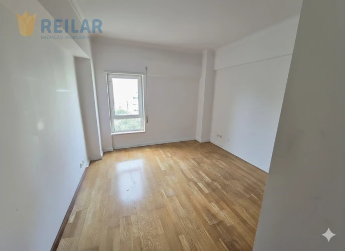 Apartamento T3 para Venda em Carregado e Cadafais Foto 8