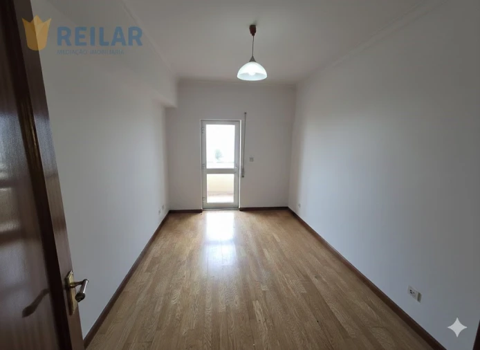 Apartamento T3 para Venda em Carregado e Cadafais Foto 9