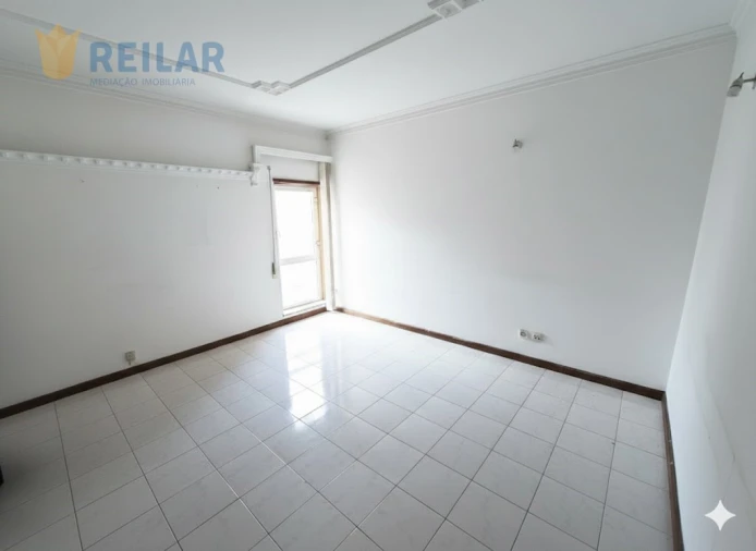 Apartamento T3 para Venda em Carregado e Cadafais Foto 3