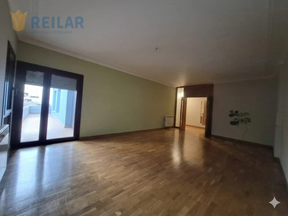 Apartamento T2 para Venda em Vila Franca de Xira Foto 2