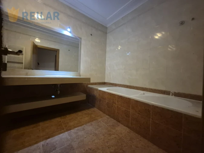 Apartamento T2 para Venda em Vila Franca de Xira Foto 19