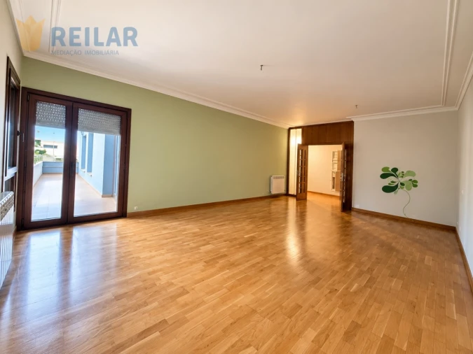 Apartamento T2 para Venda em Vila Franca de Xira Foto 3
