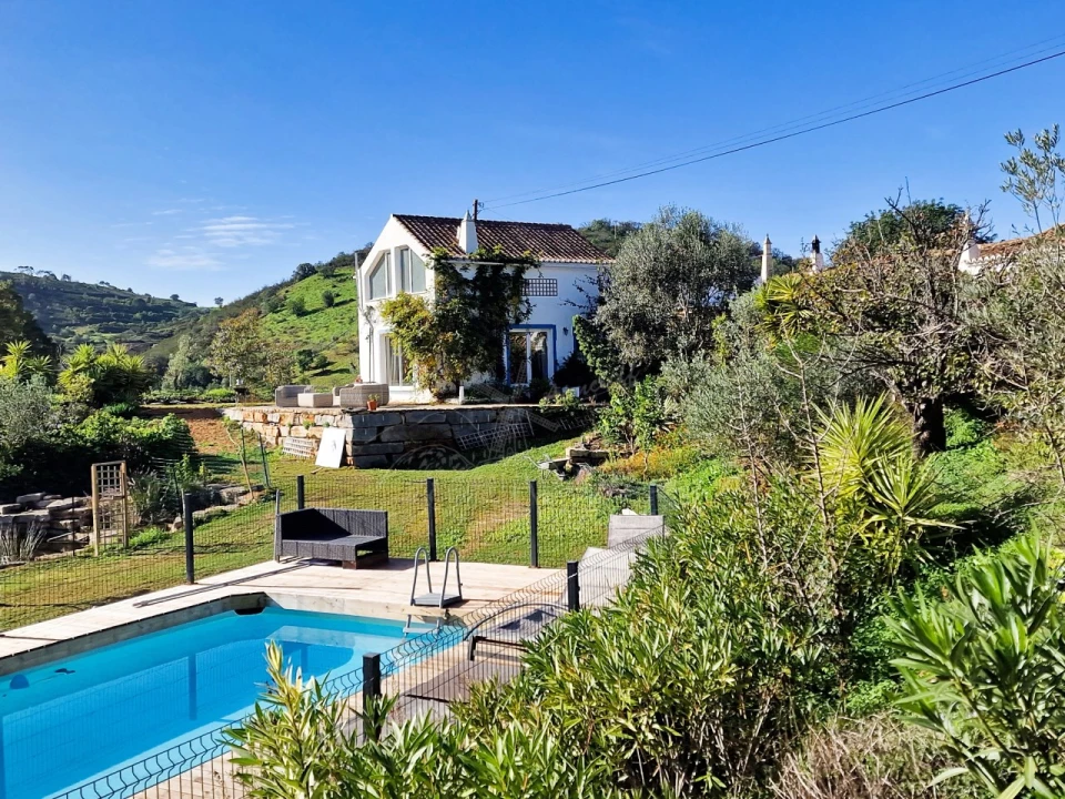 Moradia T5 para Venda em Santa Catarina da Fonte do Bispo Foto 1