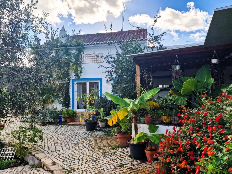 Moradia T5 para Venda em Santa Catarina da Fonte do Bispo Foto 2