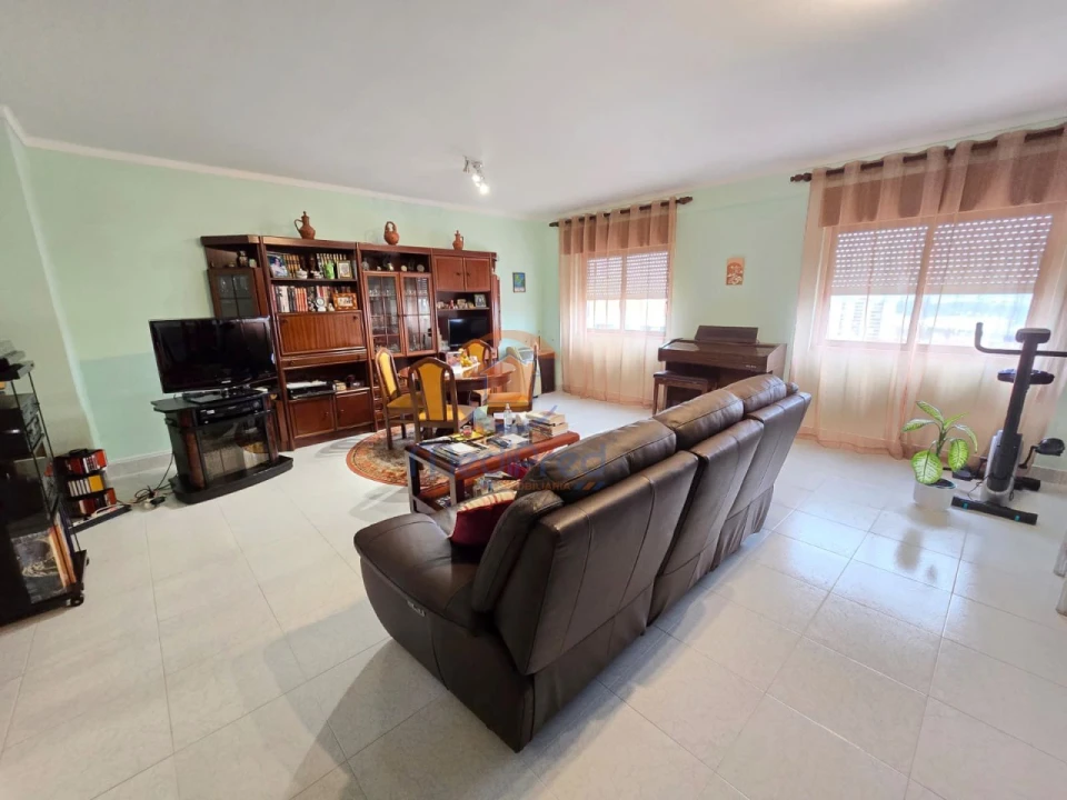 Apartamento T3 para Venda em Odivelas Foto 3