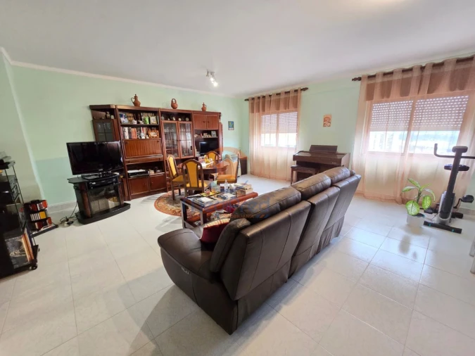 Apartamento T3 para Venda em Odivelas Foto 3