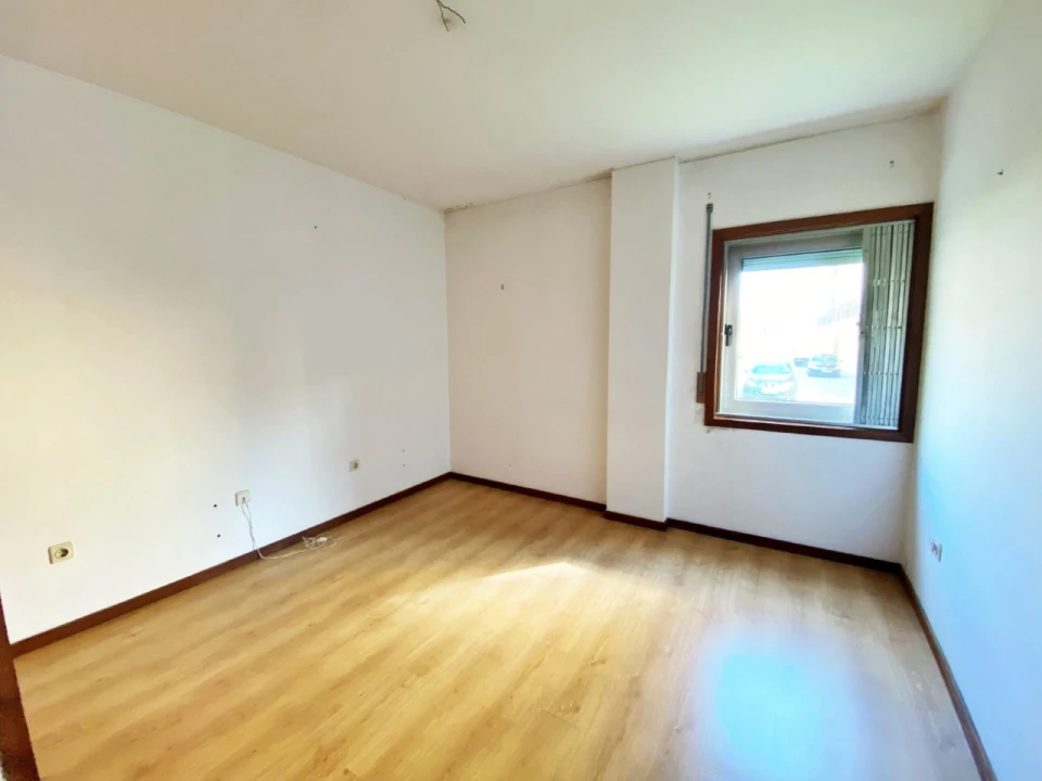 Apartamento T1 para Venda em Fânzeres e São Pedro da Cova Foto 11